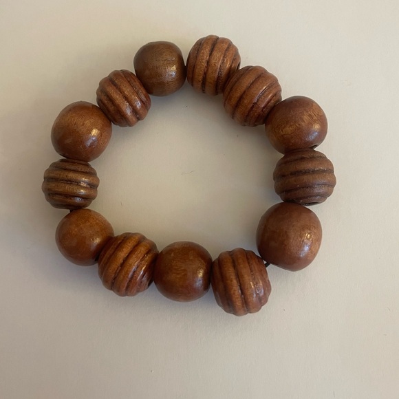 Jewelry - FREE with orders over $10 - Wood Bead Elastic Bracelet approx Size 7